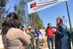 Gobernadora Cucumides anuncia a vecinos de Placilla el plan de reparación y mejoramiento de las plantas de tratamiento de aguas servidas (PTAS) rurales