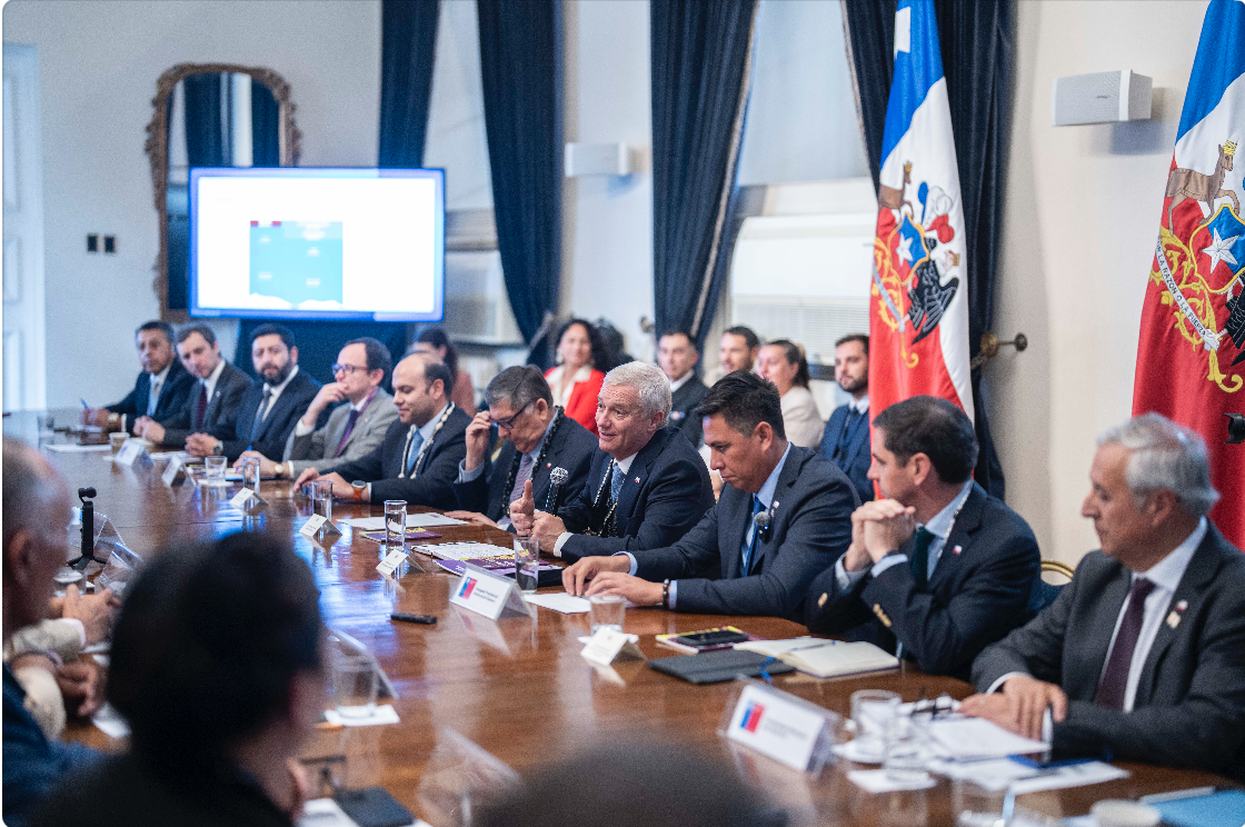 Jefe de la DGI participa en primera sesión 2026 de la Comisión de Desarrollo de Isla de Pascua