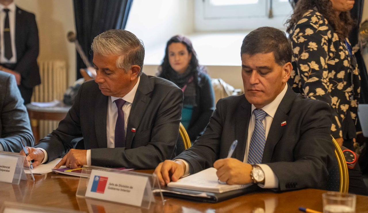 Jefe de la DGI participa en primera sesión 2026 de la Comisión de Desarrollo de Isla de Pascua